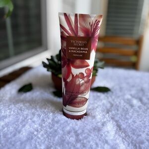 Victoria's Secret Vanilla Bean & Macadamia Indulgence Lotion
